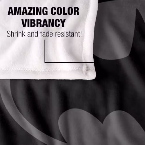 Warner Bros. Batman Classic Shield Logo Super Soft Fleece Throw Blanket, Black and Multicolour, W: 91 cm, D: 147 cm – 3
