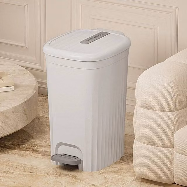 SPETLEK 15L Plastic Pedal Waste Bin for Home or Office, White, H: 31.0 cm, W: 27.0 cm