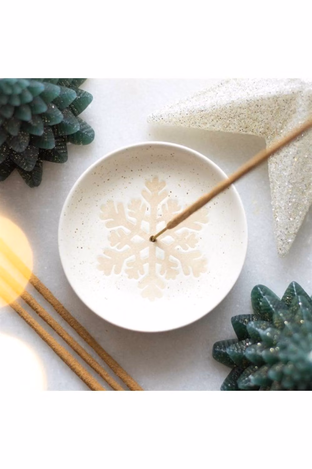 KDMD White Ceramic Snowflake Star Incense Holder and Geometric Tabletop Decor – 2
