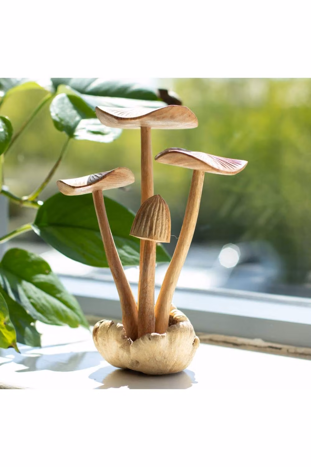 KDMD Set of 4 Rustic Carved Woodland Mushroom Figurines on Parasite Wood in Brown – 2