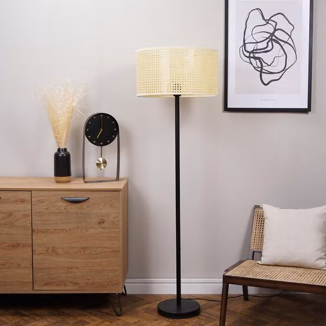 ValueLights Charlie Floor Lamp with Black Metal Base and Natural Rattan Cylinder Shade