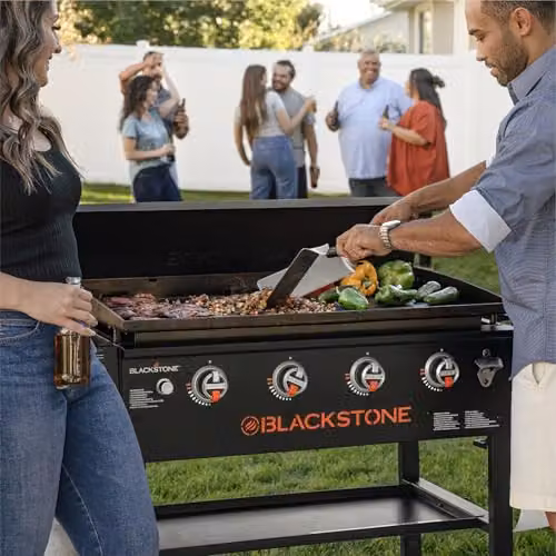 Blackstone 4 Burner Griddle with Lid in Black and Stainless Steel – 4
