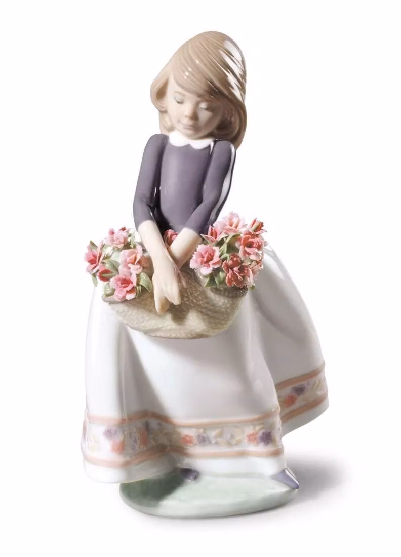 Lladró May Flowers Girl Special Edition Multicolour Porcelain Figurine