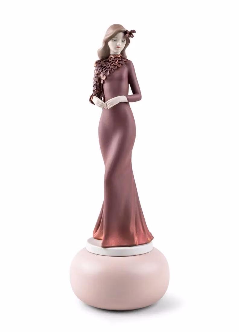 Lladró Haute Allure Timeless Style Limited Edition Pink Porcelain Tabletop Sculpture