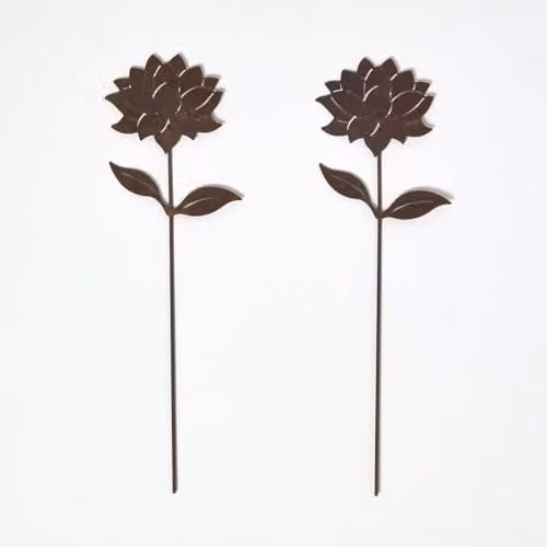 HOMESCAPES Set of 2 Brown Rustic Metal Dahlia Flower Garden Stakes, 37 cm