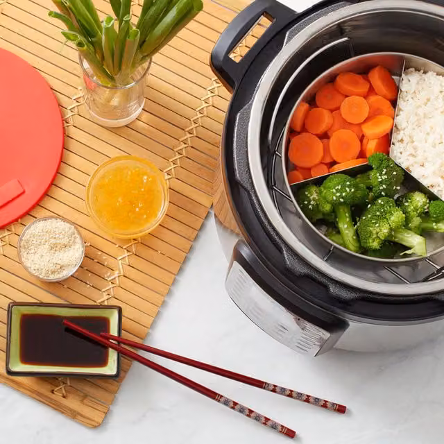 Instant Pot Round Uncoated Bake Pan with Lid in Grey