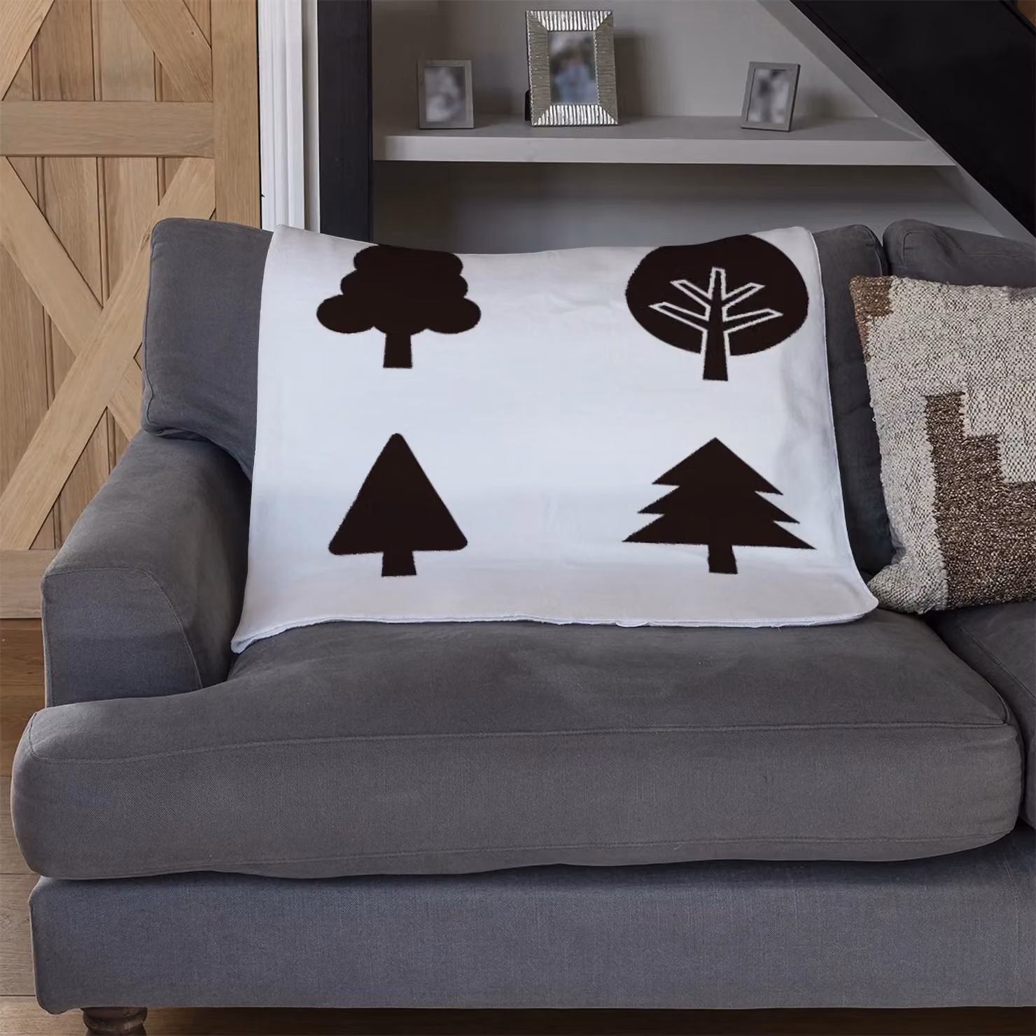 Benjamin Tate Design Tree Silhouette Illustrations Fleece Blanket in White and Beige, W/D/H: 120 x 150 cm – 3