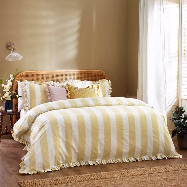 Make it a Home Birdie Stripe Ruffle Reversible Cotton Duvet Cover Set in Yellow, 200 x 200 cm