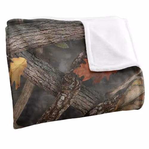 JQ Licensing James Piazza Hunter's Camo Pattern Silky Touch Super Soft Fleece Throw Blanket, W/D/H: 152 x 127 cm, White/Multicolour – 2