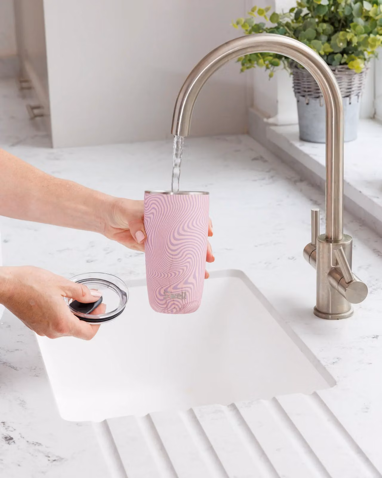 S'well Pink and Purple Tumbler with Lid, 530ml – 3