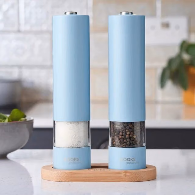 Cooks Professional Electric Automatic Salt and Pepper Mill Set with Bamboo Base in Blue