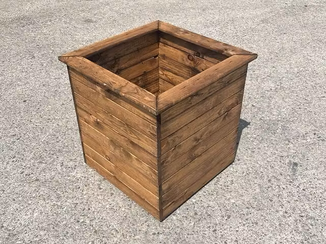 Charles Taylor Trading Extra Large Windsor Planter in Brown