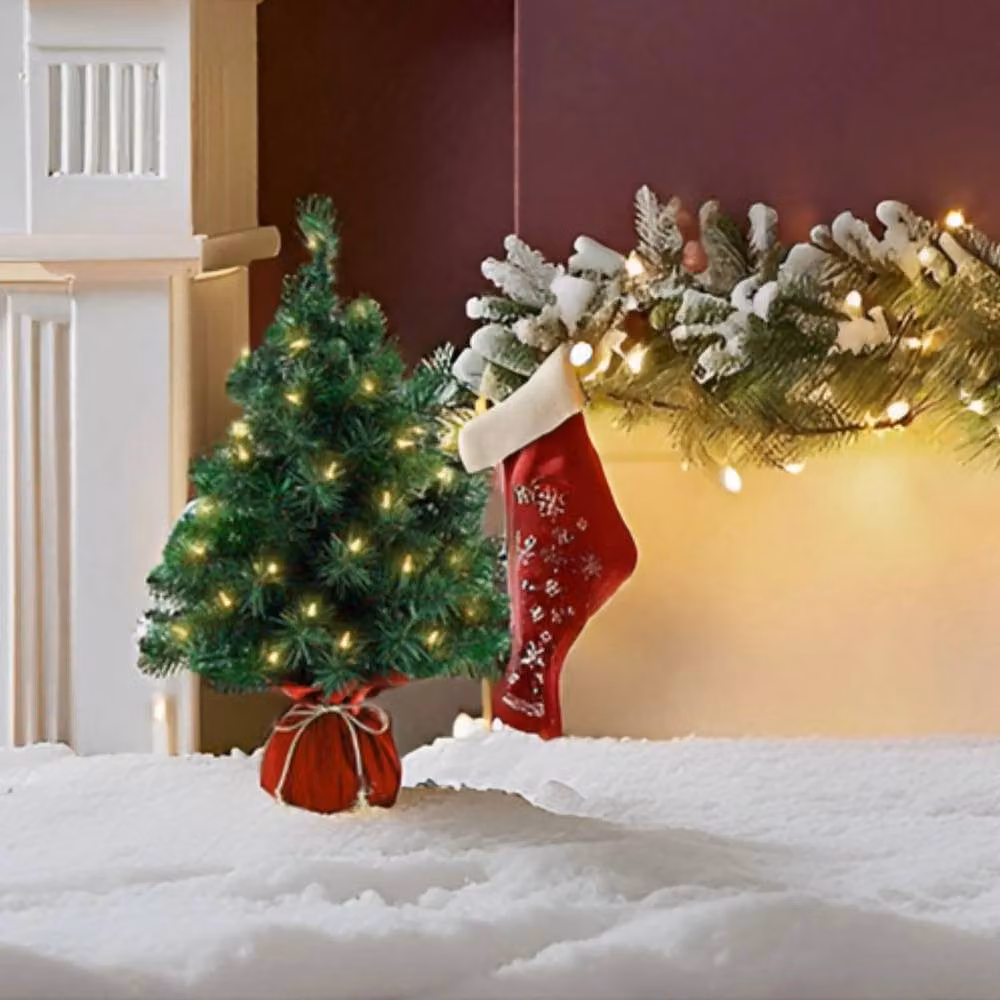 NESTLUNE Small Pre-Lit Tabletop Christmas Tree in Green with 20 Warm White LEDs, H: 100 cm, W: 60 cm – 4