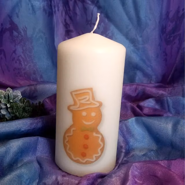 Viki Gingerbread Christmas Candle, White