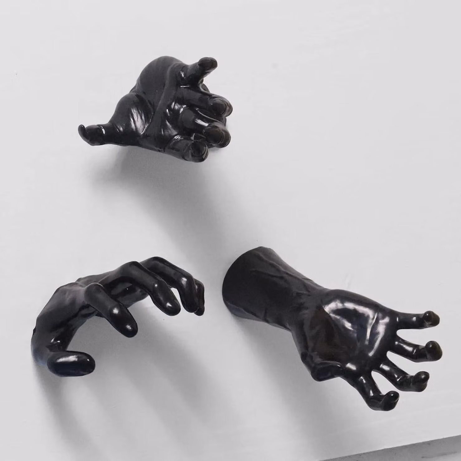 Garwarm Himmel Creepy Reaching Hands Black Resin Wall Decor, 3 Pack – 2