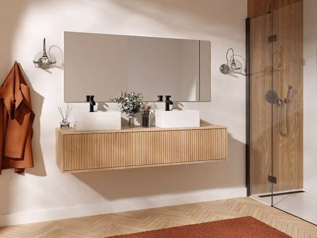 Vente-unique Striped Wall-Hung Double Basin Bathroom Vanity Unit in Light Oak, W/D/H: 150 x 47 x 32 cm