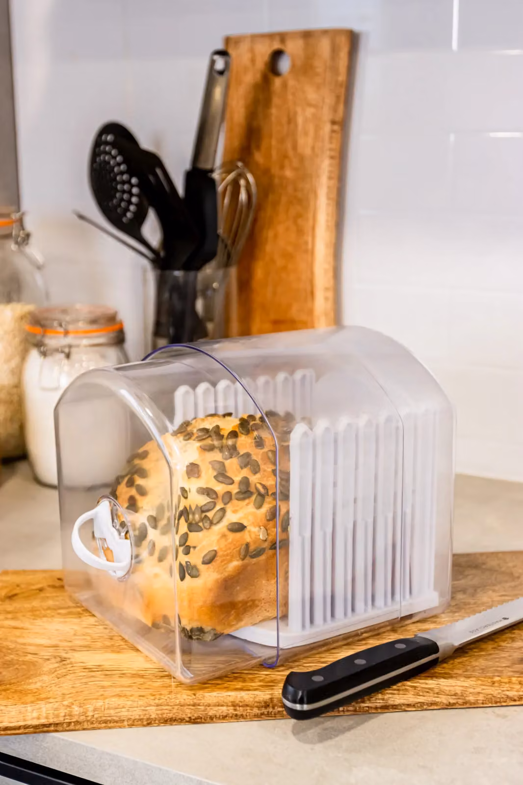KitchenCraft Clear Acrylic Expandable Breadkeeper, Transparent Ventilated Plastic Bread Bin – 10