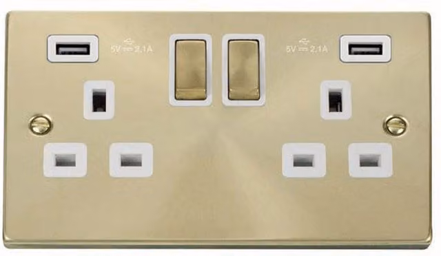 SE HOME Ingot 2 Gang 13A DP Twin Double Switched Plug Socket with 2 USB Ports, White and Brushed Brass