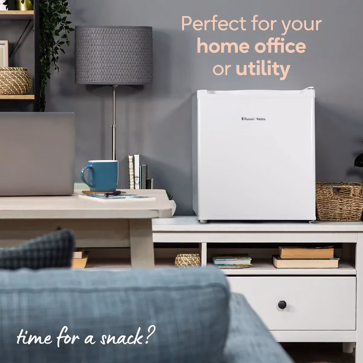 Russell Hobbs 40L Larder Mini Fridge in White with Reversible Door and Bottle Rack – 4