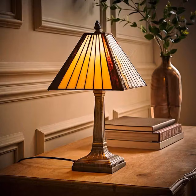 ValueLights Tiffany Traditional Stained Glass Table Lamp in Amber and Red with Brass Base and Bulb Included, Height: 37.5 cm