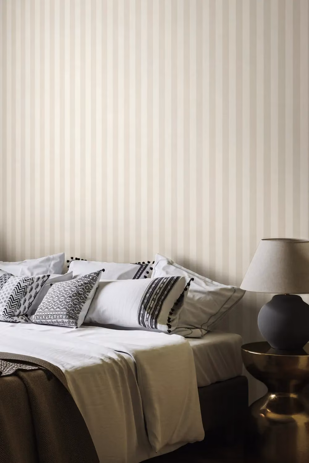 Hoopla Walls Shadow Stripe Sand Wallpaper in Grey – 2