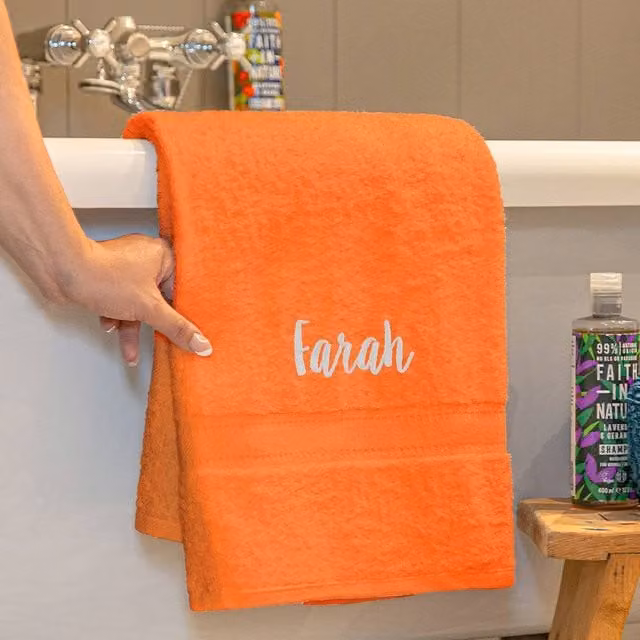 Duncan Stewart Personalised Luxury Fluffy Cotton Bath Towel in Orange, W/D/H: 130 x 70 x 70 cm