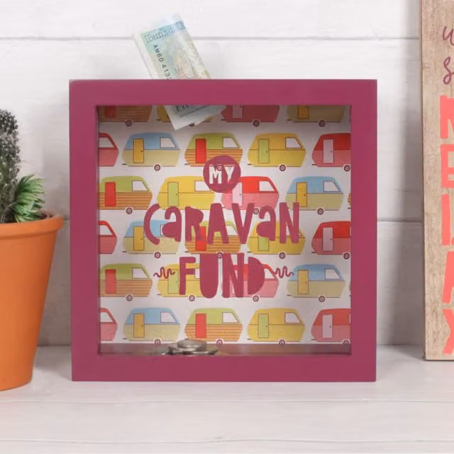 KDMK Caravan Fund Money Box Pink Wooden Savings Jar, W/D/H: 18 x 18 x 7 cm