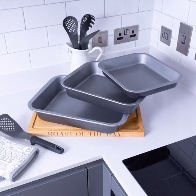 Baker & Salt Classic Non-Stick 3 Piece Rectangular Roasting Dish Set in Black
