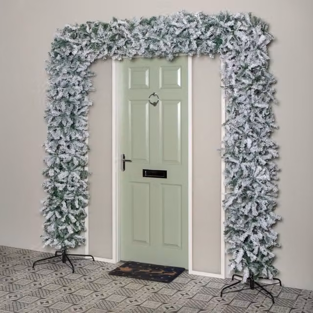 Samuel Alexander 2.30m Snow Flocked Christmas Tree with 2000 Tips, White and Green