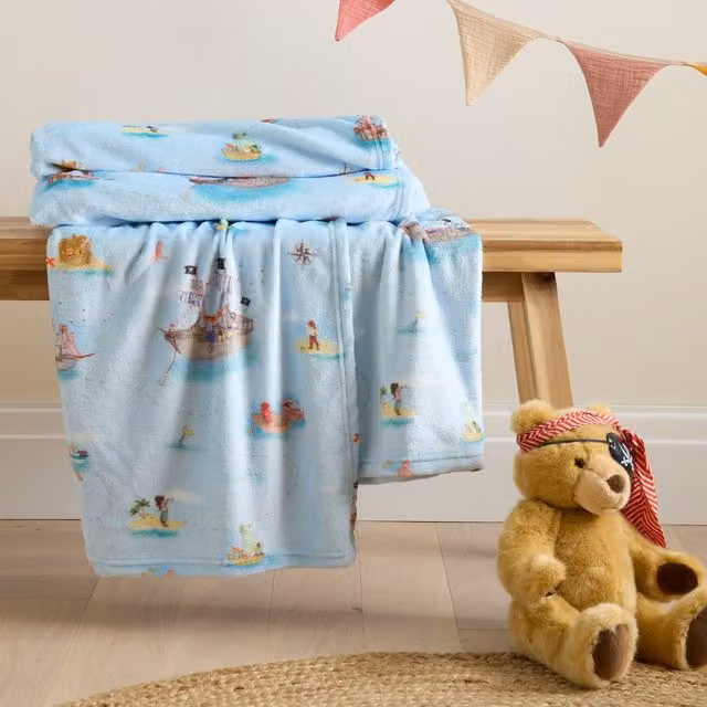 Belle and Boo Pirate Blue Fleece Childrens Throw W: 150 cm, L: 200 cm