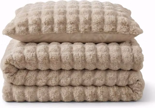Sweet Dreams Bubble Faux Fur Duvet Cover and Pillowcase Set in Beige, Single (W: 140 cm, L: 200 cm)