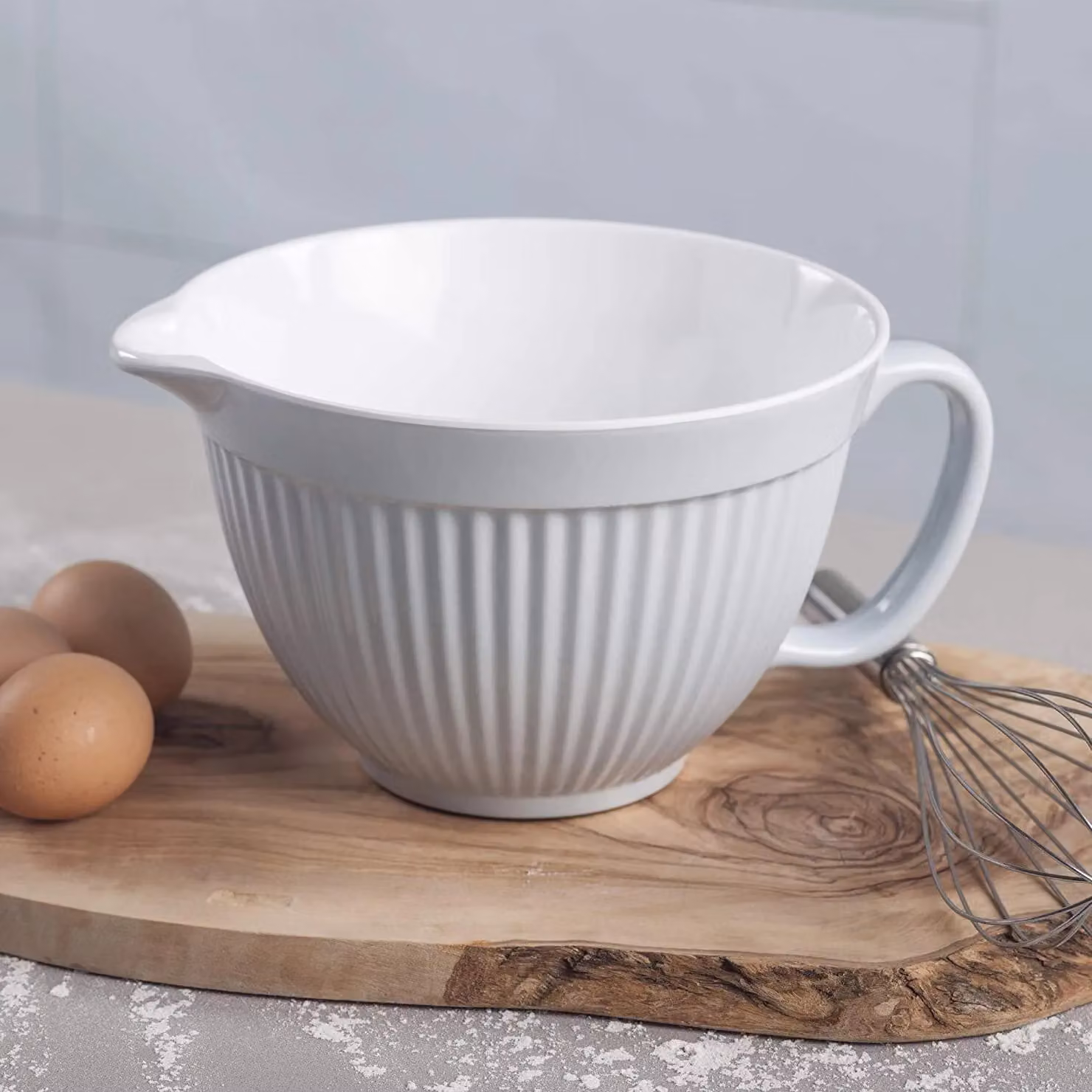 Zeal Melamine Mixing Bowl and Batter Jug with Pouring Spout and Non-Slip Base, Blue and White, 20 cm – 3