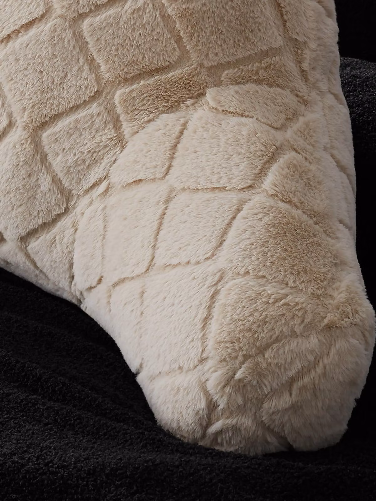 Catherine Lansfield Cosy Diamond Faux Fur Square Cushion in Beige, W/D/H: 43 x 43 x 43 cm – 2