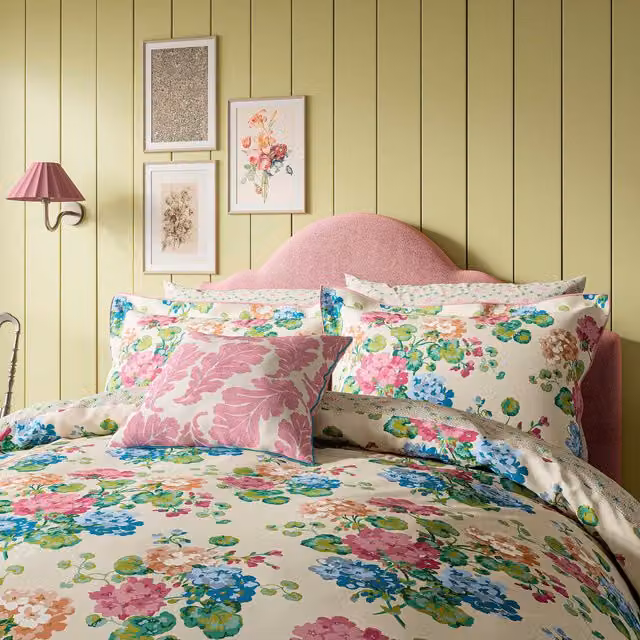 Land & Shore Lori Super Kingsize Reversible Floral Cotton Duvet Cover and Pillowcase Set, Multicolour, 200 x 200 cm