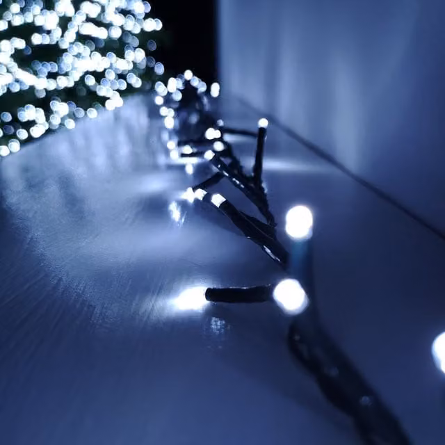 Samuel Alexander TreeBrights LED Christmas String Lights with Timer, Cool White, 37.5m