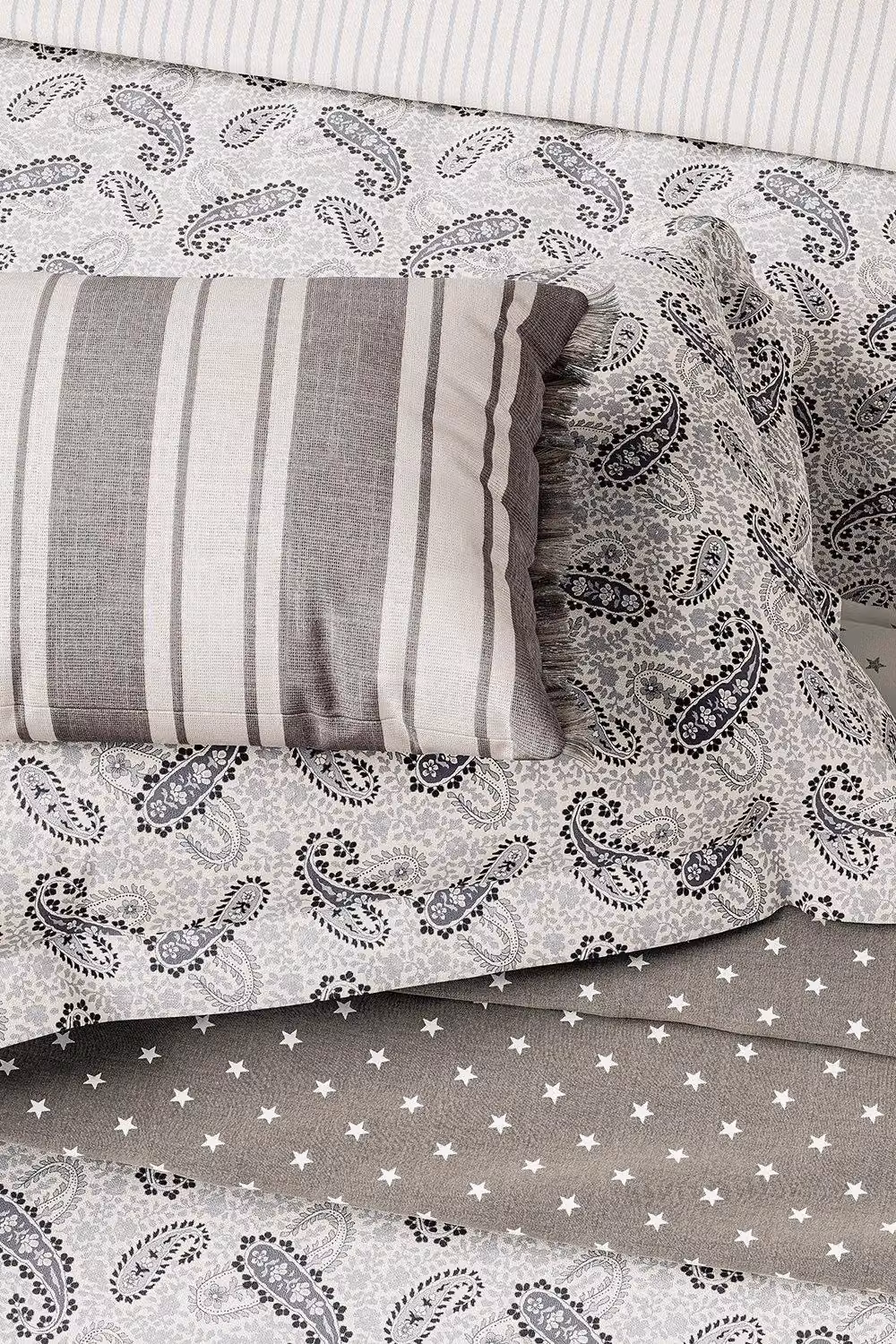 Helena Springfield Star Woven Cotton Throw in Grey, W: 150 cm, L: 200 cm – 1