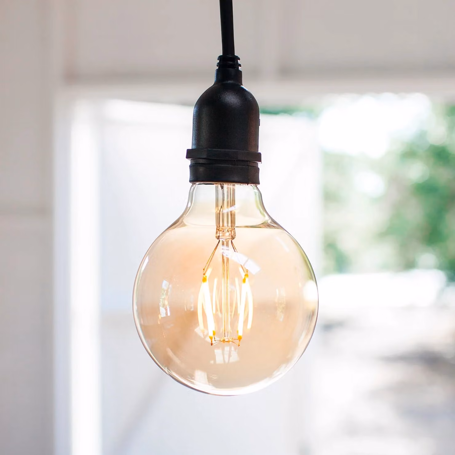 5 Pack of Large Globe E27 1W LED Amber Filament Bulbs in Warm White