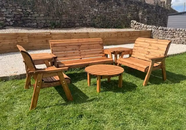 Charles Taylor Trading Balmoral Seven Seater Set with Round Coffee Table in Brown