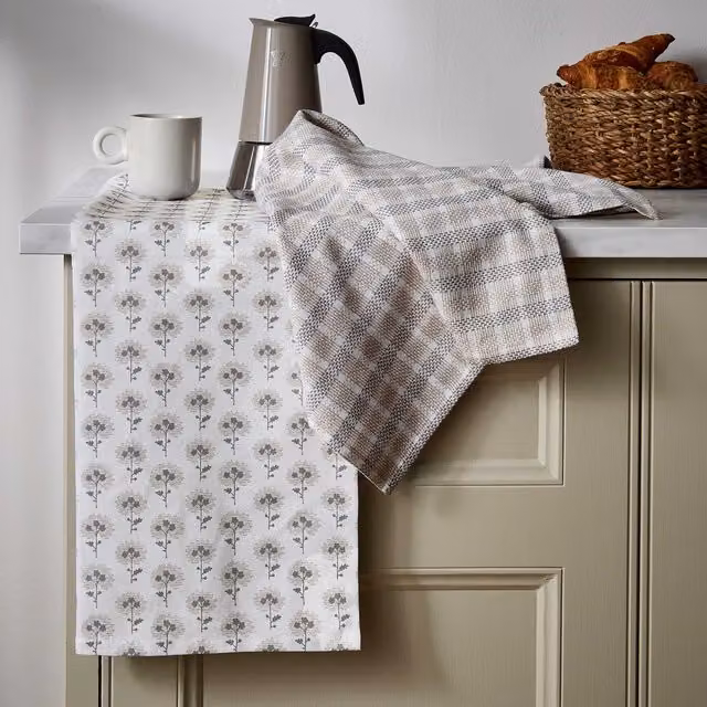 Murmur Tara & Ebba Floral Cotton Tea Towels in Grey – 1