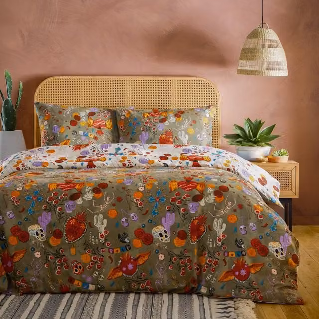 Riva Home La Vida Festive Reversible Floral Duvet Cover Set, Multicolour, W: 200 cm, H: 200 cm