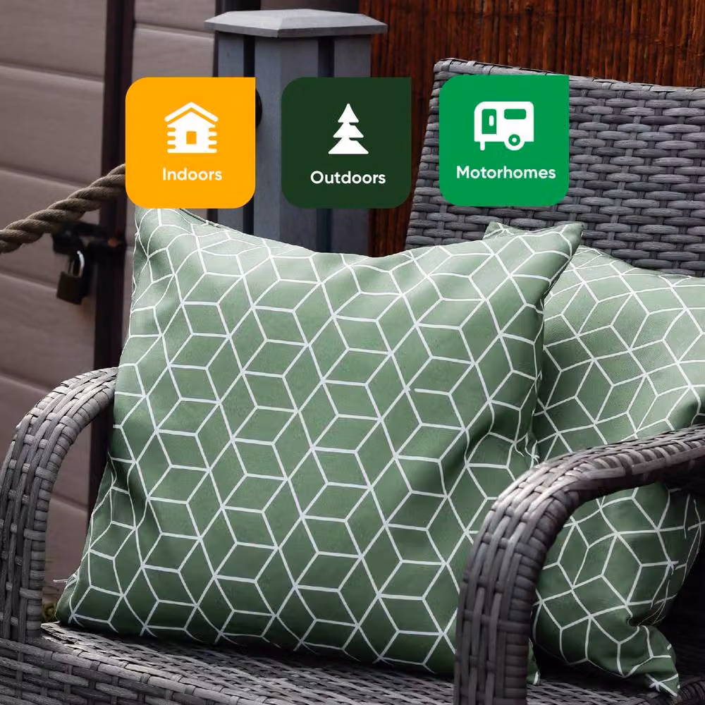 Gardenwize Pack of 2 Green Square Graphic Scatter Cushions – 6