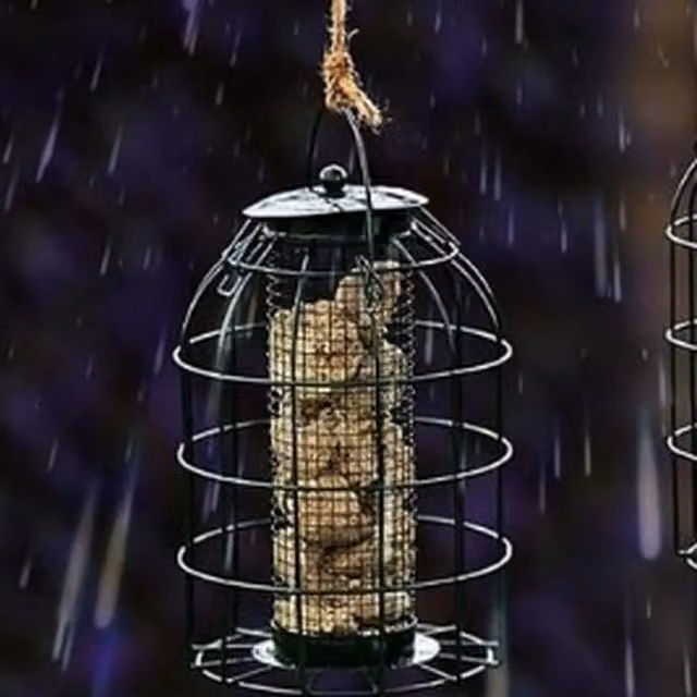 Garden Mile Green Steel Nut Bird Feeder with Cage Safe Guard