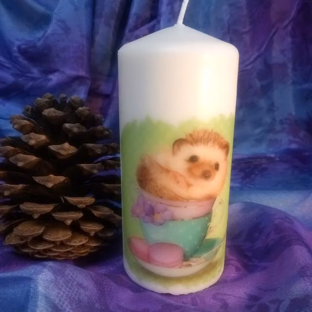 Viki White Hedgehog Pillar Candle