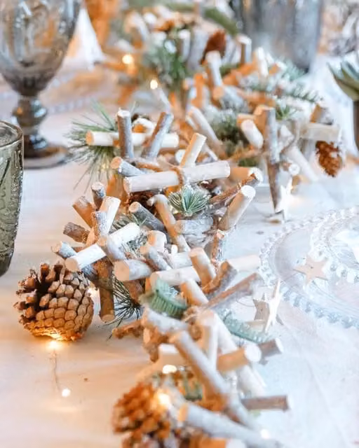 Dibor Sparkle Light Up Christmas Table Decoration Garland with Stars in Brown and Multicolour, Length: 1.85 m