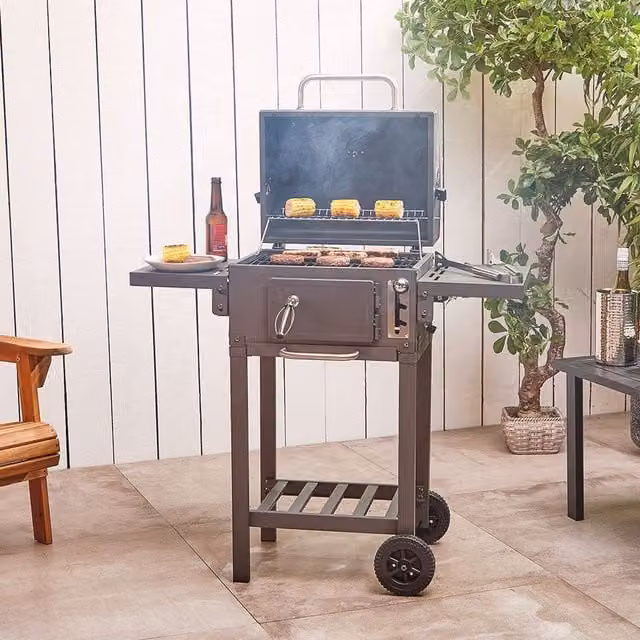 VonHaus Compact Charcoal BBQ in Black