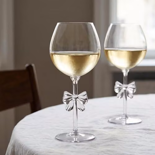 OHS Set of 2 Reusable Plastic Bow Wine Glasses in Transparent