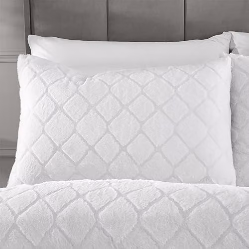 Catherine Lansfield Cosy Diamond Faux Fur Single Duvet Cover and Pillowcase Set, White, W/D/H: 135 x 200 cm and 50 x 75 cm – 2