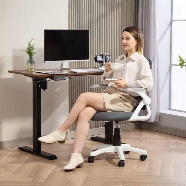 HOMCOM Modern Grey Fabric Swivel Task Chair with Flip-up Armrests