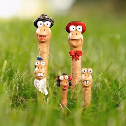 Garden Mile 5-Piece Resin Worm Garden Ornaments in Brown and Multicolour – 1