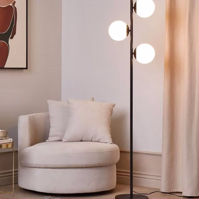 Wyld and Coco Modern Black Metal Floor Lamp with 3 White Glass Spheres, Height: 153 cm – 1
